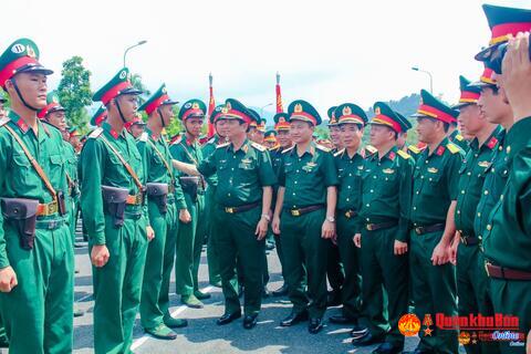 Bộ Tư lệnh Quân khu 4 kiểm tra, động viên lực lượng luyện tập diễu binh A80