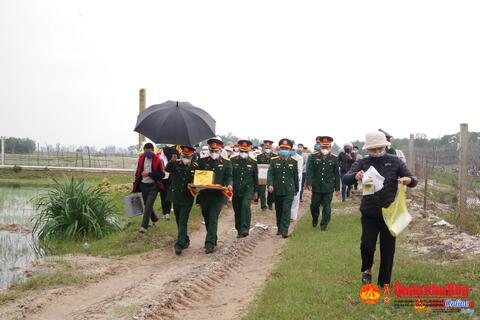 Bàn giao tro cốt bệnh nhân tử vong do Covid-19 ở Quảng Trị