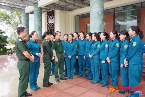 Thăm động viên cán bộ, chiến sỹ tham gia diễu binh, diễu hành kỷ niệm 80 năm ngày Quốc khánh nước Cộng hòa xã hội chủ nghĩa Việt Nam