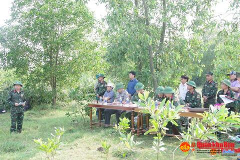 Thông qua phương án diễn tập khu vực phòng thủ huyện Phong Điền