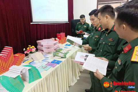 Lữ đoàn Thông tin 80 (Quân khu 4): Sôi nổi các hoạt động Ngày Pháp luật Việt Nam