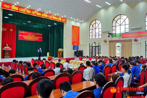 Hải đội 102 tổ chức tọa đàm “Thanh niên xung kích, mẫu mực, trách nhiệm, tự giác chấp hành kỷ luật, pháp luật và an toàn giao thông”