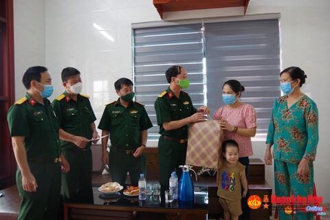 Bộ Chỉ huy Quân sự tỉnh Nghệ An thăm, động viên gia đình liệt sỹ