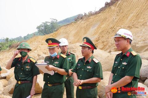 Bộ Tư lệnh Quân khu 4: Kiểm tra tiến độ thi công tuyến đường 74 Nam Đông - A Lưới