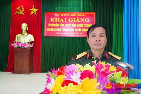 Đoàn Kinh tế-Quốc phòng 4: Tổ chức bồi dưỡng tiếng, chữ viết đồng bào dân tộc Mông cho cán bộ, nhân viên, trí thức trẻ tình nguyện