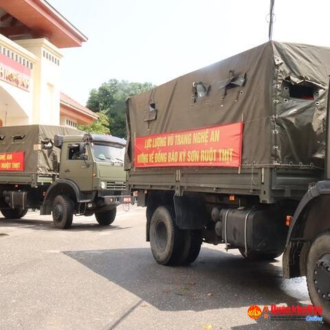 Hơn 150 cán bộ, chiến sĩ Bộ CHQS tỉnh Nghệ An lên đường giúp Nhân dân huyện Kỳ Sơn khắc phục hậu quả mưa lũ