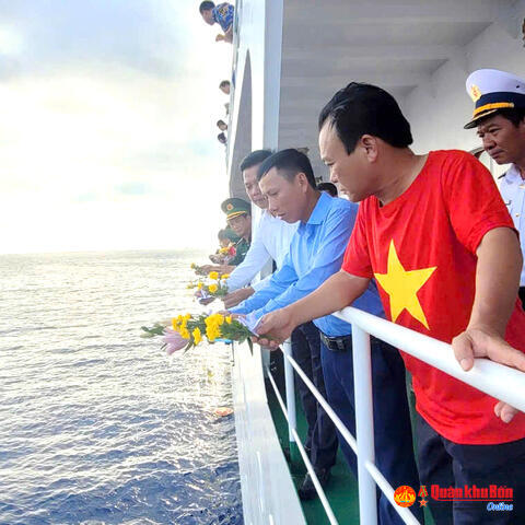 Hậu thế của liệt sĩ Gạc Ma: "Con được đến bên bố thật rồi"