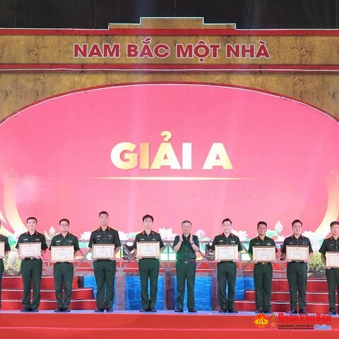 Quân khu 4 giành giải A Cuộc thi tìm hiểu 50 năm Ngày giải phóng miền Nam, thống nhất đất nước