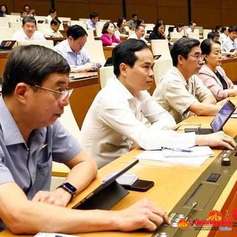 Chốt 44.000 tỷ đồng trả chế độ cán bộ nghỉ việc; 6.623 tỷ để miễn học phí