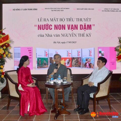Ra mắt trọn bộ tiểu thuyết 'Nước non vạn dặm' về hình tượng Chủ tịch Hồ Chí Minh