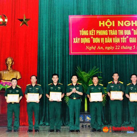 Lữ đoàn Tăng – Thiết giáp 206 khen thưởng 1 tập thể, 6 cá nhân trong thực hiện Phong trào thi đua “Dân vận khéo”, xây dựng “Đơn vị dân vận tốt”