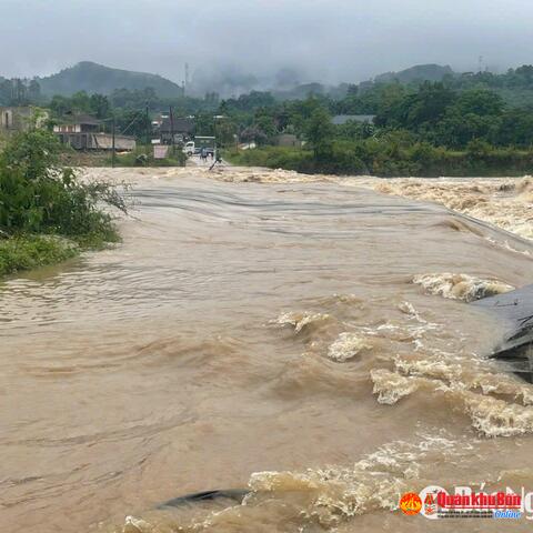 Mưa lớn ở nhiều huyện miền Tây Nghệ An, nước ngập cục bộ một số điểm