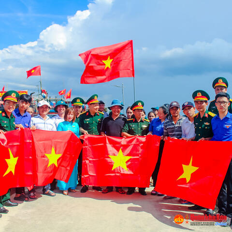 Nhiều hoạt động ý nghĩa hưởng ứng Chương trình “Tuổi trẻ với biển, đảo quê hương” năm 2025 tại thành phố Huế.