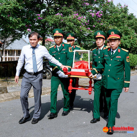 Đoàn Kinh tế - Quốc phòng 337 (Quân khu 4): Tổ chức truy điệu, an táng 10 Hài cốt Liệt sĩ