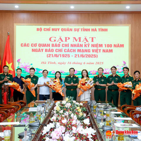 Bộ Chỉ huy Quân sự tỉnh Hà Tĩnh gặp mặt các cơ quan báo chí
