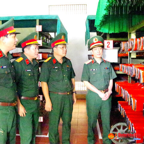 Tổng Cục Hậu cần - Kỹ thuật kiểm tra công tác hậu cần, kỹ thuật khi sáp nhập lại cơ quan quân sự địa phương tại Quân khu 4