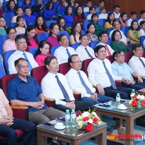 Công bố quyết định hợp nhất Báo Nghệ An và Đài Phát thanh - Truyền hình Nghệ An