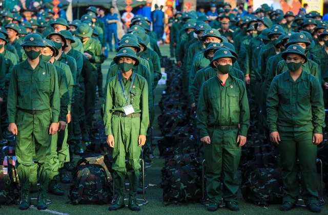 Bộ Quốc phòng không gọi nhập ngũ người cận thị trên 1,5 diop