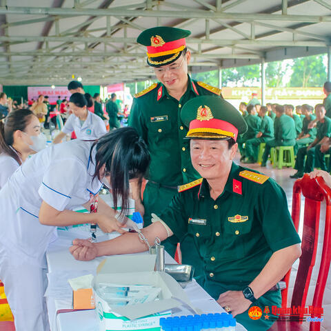 Trường Quân sụ Quân khu 4: Tổ chức Ngày hội hiến máu tình nguyện năm 2025
