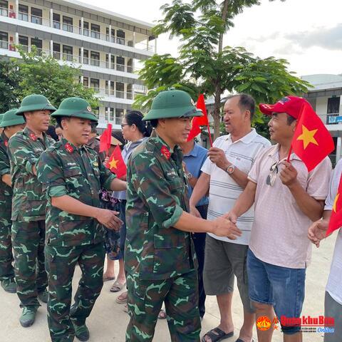 Sư đoàn 324 hoàn thành xuất sắc nhiệm vụ giúp Nhân dân khắc phục hậu quả lũ