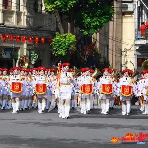 Những “bông hồng” của các lực lượng tại Lễ kỷ niệm, diễu binh, diễu hành