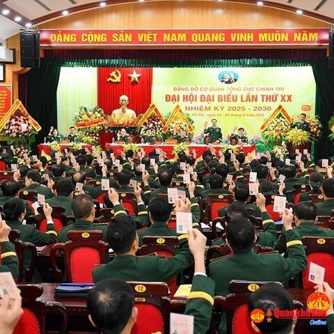 Đột phá về tổ chức, biên chế, xây dựng chính quy, chấp hành pháp luật, kỷ luật trong Quân đội