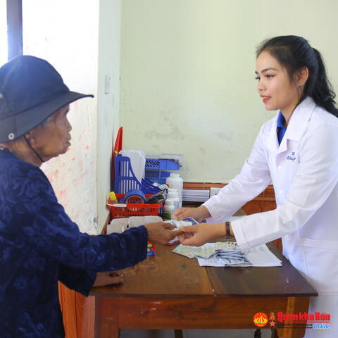 Mời tham dự Cuộc thi báo chí với chủ đề "Vững bước dưới cờ Đảng"