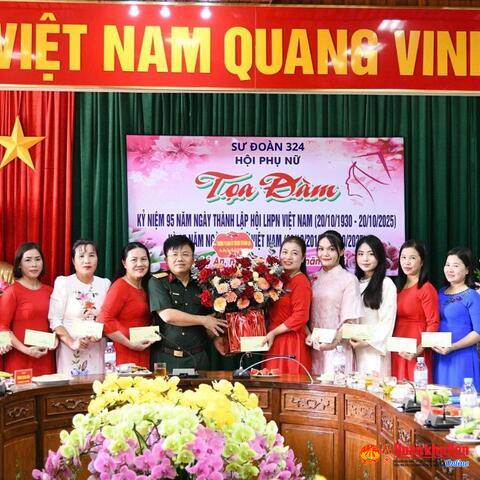 Hội Phụ nữ Sư đoàn 324: Tổ chức giao lưu, tọa đàm nhân dịp kỷ niệm 20/10