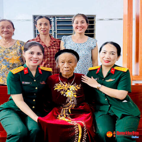 Cục Chính trị Quân khu 4: Gặp mặt nhân kỷ niệm 95 năm Ngày thành lập Hội Liên hiệp Phụ nữ  Việt Nam