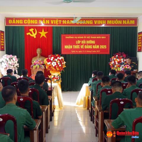 Thường vụ Đảng ủy Bộ Tham mưu Quân khu 4 khai mạc lớp nhận thức về Đảng năm 2025