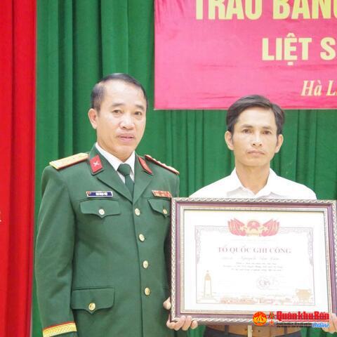 Bộ Chỉ huy quân sự tỉnh Hà Tĩnh trao Bằng “Tổ quốc ghi công” cho liệt sĩ Nguyễn Văn Liệu