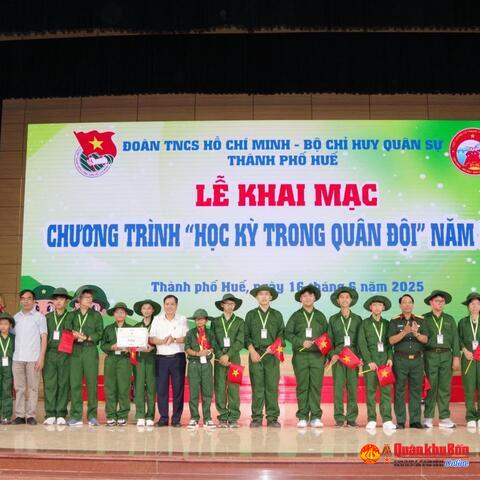 Khai mạc chương trình “Học kỳ trong Quân đội” năm 2025