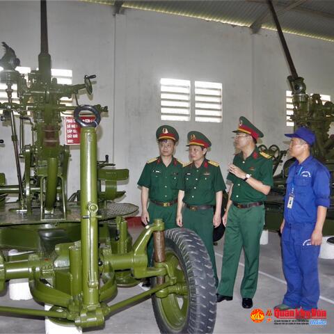 Kiểm tra toàn diện công tác kỹ thuật tại Bộ CHQS tỉnh Hà Tĩnh