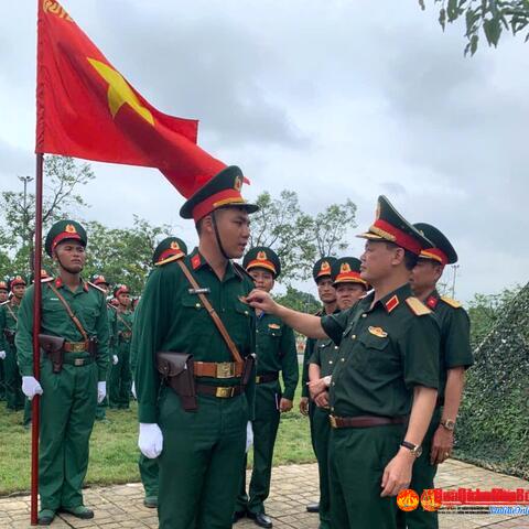 Thiếu tướng Hoàng Duy Chiến thăm, kiểm tra, động viên các lực lượng luyện tập diễu binh, diễu hành kỷ niệm 80 năm Cách mạng Tháng Tám và Quốc khánh 2/9