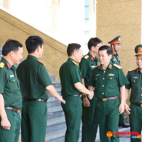Trung tướng Đỗ Xuân Tụng  thăm, làm việc tại Bộ CHQS thành phố Huế