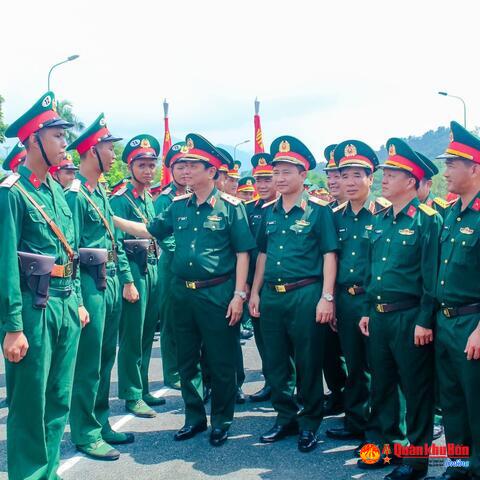 Bộ Tư lệnh Quân khu 4 kiểm tra, động viên lực lượng luyện tập diễu binh A80