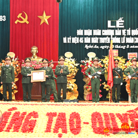 Đoàn kết, sáng tạo, tự lực, tự cường, dũng cảm, quyết thắng, bảo vệ vững chắc bầu trời