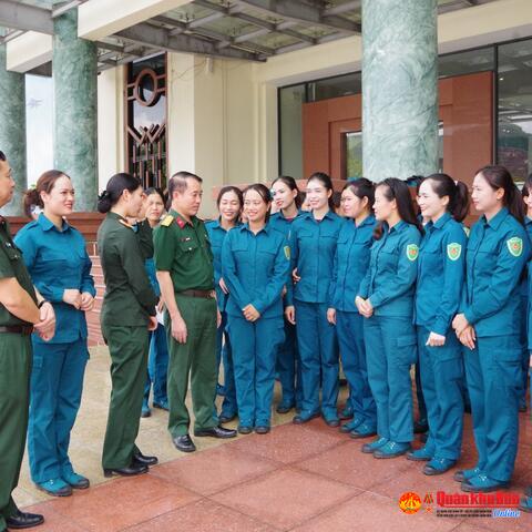 Thăm động viên cán bộ, chiến sỹ tham gia diễu binh, diễu hành kỷ niệm 80 năm ngày Quốc khánh nước Cộng hòa xã hội chủ nghĩa Việt Nam