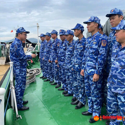 Tàu Cảnh sát biển 3006 lên đường thực hiện chuyến hải trình tuần tra dài ngày trên biển