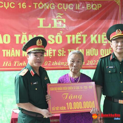 Tổng cục II, Bộ Quốc phòng: tặng sổ tiết kiệm cho các gia đình thân nhân liệt sỹ tại Hà Tĩnh
