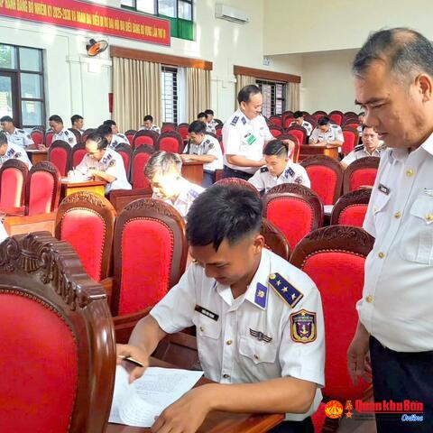 Hải đội 102: Tham gia Hội thi huấn luyện chuyên ngành tàu giỏi cấp Bộ Tư lệnh vùng năm 2025