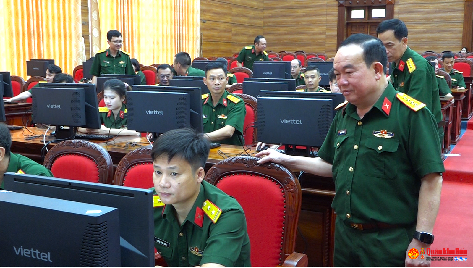 Cục Hậu cần – Kỹ thuật Quân khu 4 tổ chức thi đánh giá kiến thức, kỹ năng số theo Phong trào “Bình dân học vụ số”