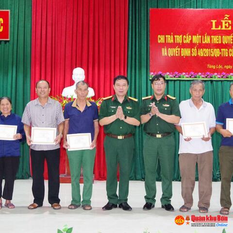 Bộ Chỉ huy Quân sự tỉnh Hà Tĩnh chi trả trợ cấp theo các Quyết định 142, 62, 49 của Thủ tướng Chính phủ