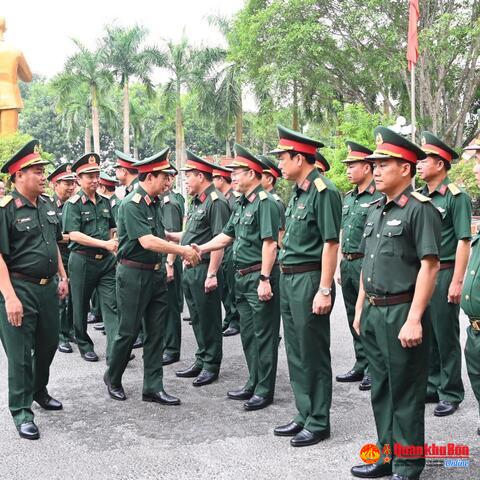PHÁT HUY TRUYỀN THỐNG VẺ VANG, XÂY DỰNG LỰC LƯỢNG VŨ TRANG QUÂN KHU CÁCH MẠNG, CHÍNH QUY, HIỆN ĐẠI, ĐÁP ỨNG YÊU CẦU SỰ NGHIỆP XÂY DỰNG VÀ BẢO VỆ TỔ QUỐC TRONG TÌNH HÌNH MỚI