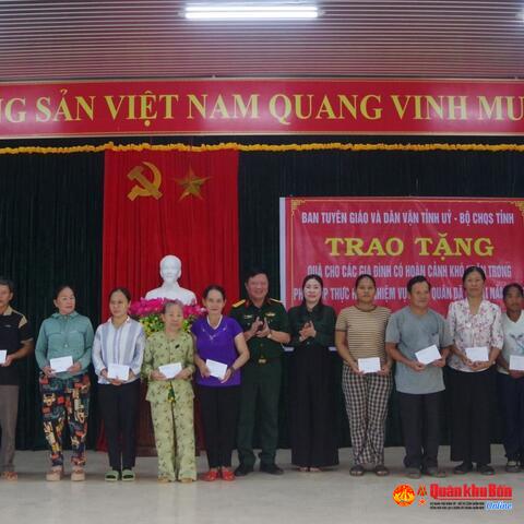 Trao hỗ trợ 200 gia đình có hoàn cảnh khó khăn trên địa bàn tỉnh Quảng Trị