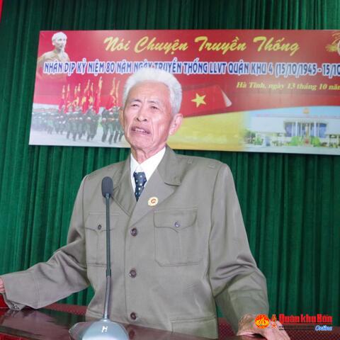 Trung đoàn 841 tổ chức nói chuyện, xem phim truyền thống