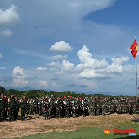 Trung tướng Hà Thọ Bình, Tư lệnh Quân khu 4 thăm, động viên lực lượng tham gia diễn tập cứu hộ, cứu nạn tại Lào