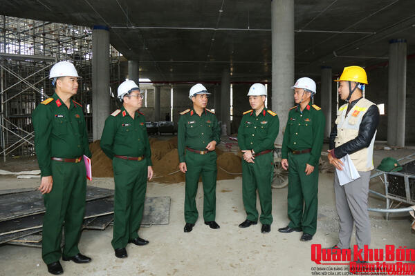 Cục Chính trị Quân khu 4 kiểm tra tiến độ xây dựng các công trình