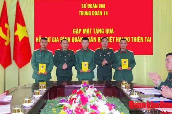 Trung đoàn 19, Sư đoàn 968 trao hỗ trợ gia đình quân nhân thiệt hại do mưa lũ