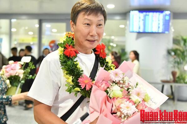 SEA Games 33: U22 Việt Nam rạng rỡ ngày trở về